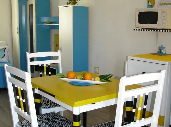 And Lemon Vis