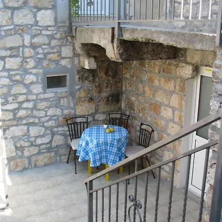 And Lemon Gostinjska kuća Vis