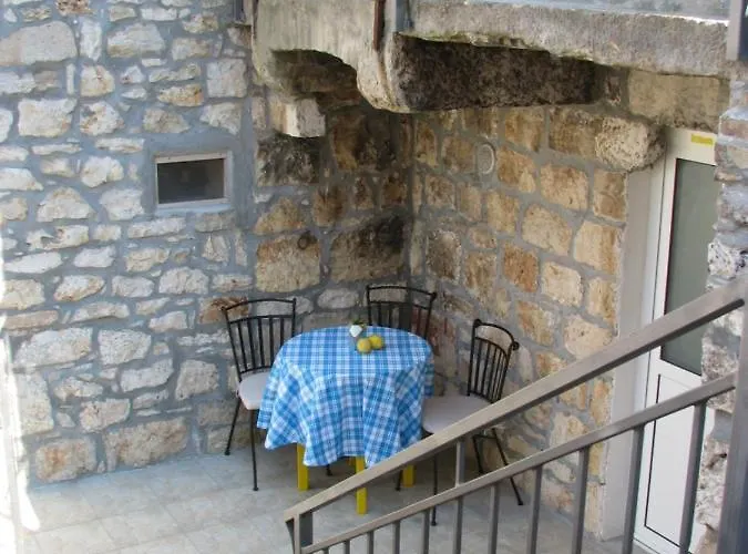 And Lemon Penzion Vis