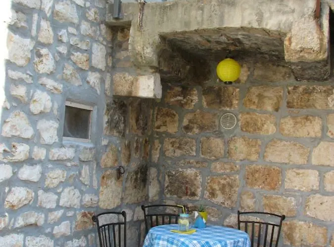 And Lemon Penzion Vis