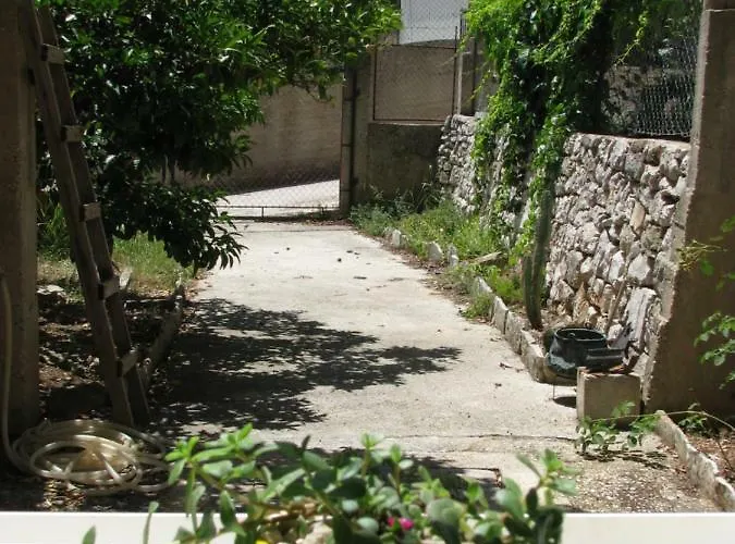 And Lemon Penzion Vis